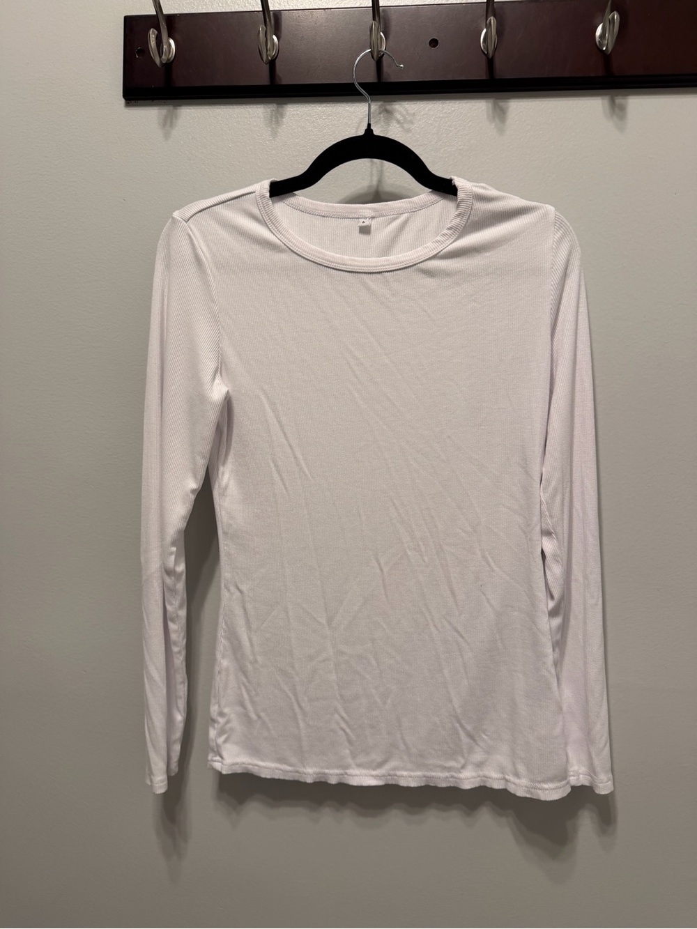 Women’s White Long-Sleeve Crewneck Top